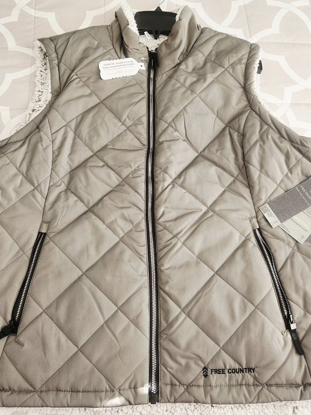 Free Country Women's Reversible Quilted Sherpa-Lined Vest - Light Hunter Green